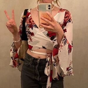 🌸 Floral Wrap Top 🌸